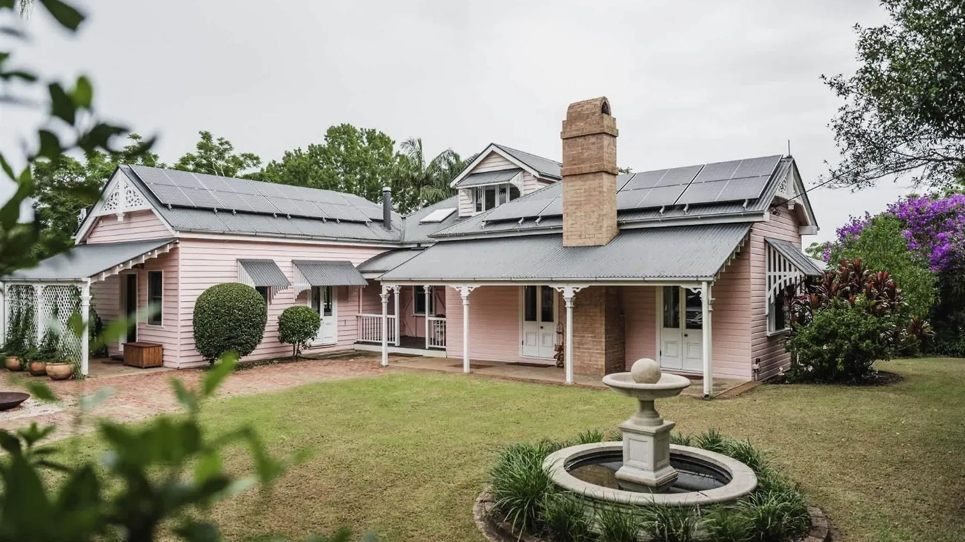 Eastnor House - Relax In Luxury Villa Montville Feriehus